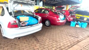 prf-intercepta-tres-veiculos-com-carga-de-eletronicos-e-vapes-na-br-277