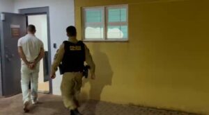 homem-com-dois-mandados-de-prisao-e-detido-pela-policia-militar-em-cascavel