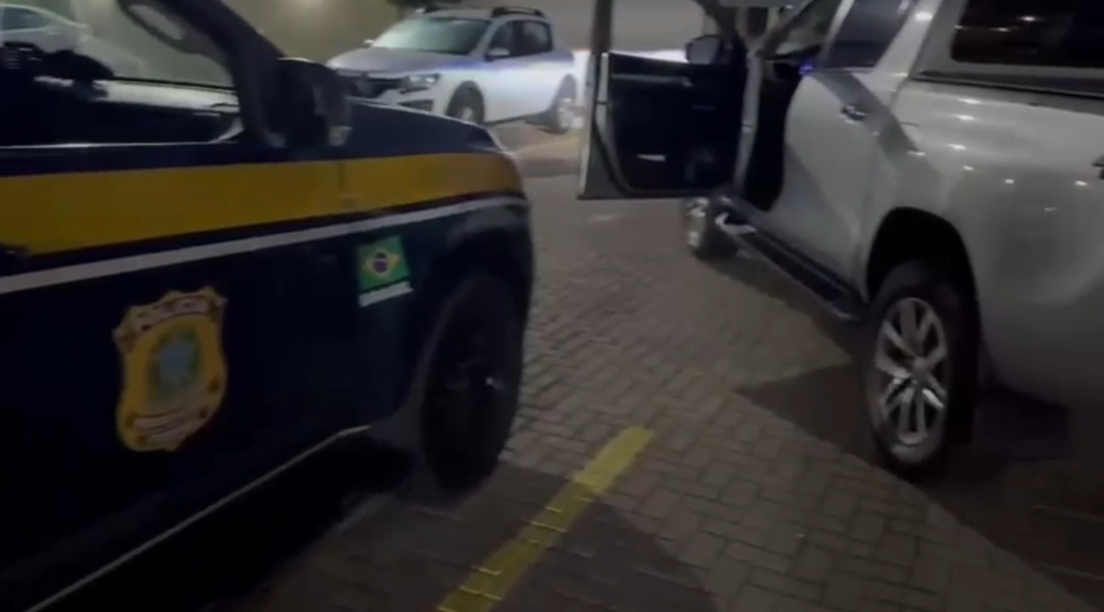 prf-recupera-caminhonete-furtada-durante-a-madrugada-em-menos-de-duas-horas-em-cascavel