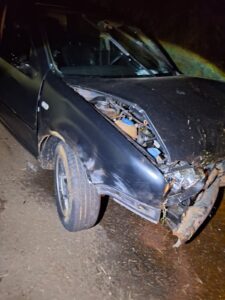 carro-e-encontrado-abandonado-apos-capotamento-na-br-467-em-cascavel