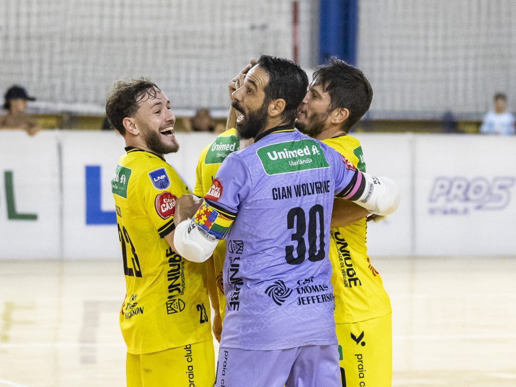 praia-clube-vence-tubarao-e-recupera-vice-lideranca-na-lnf-cresol-2026