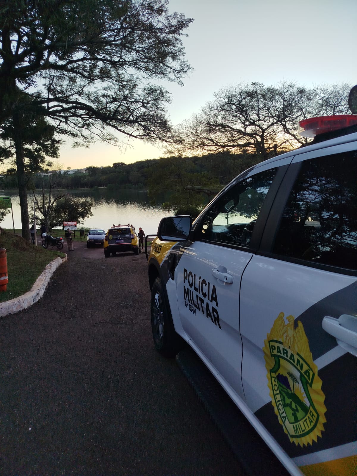 motorista-embriagado-e-preso-apos-invadir-pista-de-pedestres-no-lago-municipal-de-cascavel