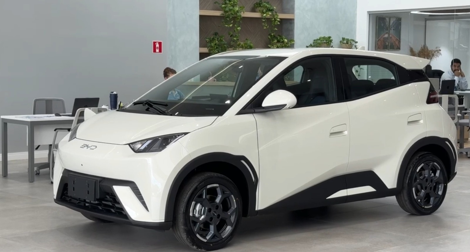 carros-eletricos-ganham-espaco-no-transito-de-cascavel