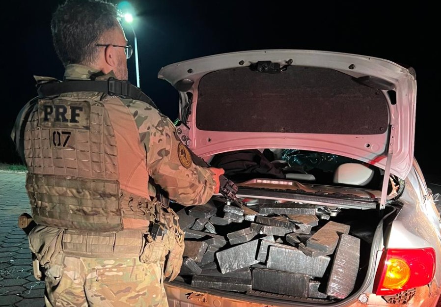 adolescentes-sao-apreendidos-com-660-kg-de-maconha-apos-perseguicao-e-capotamento