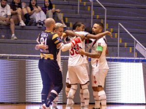 vasco-vence-sao-lourenco-e-conquista-primeira-vitoria-na-lnf-silver-cresol