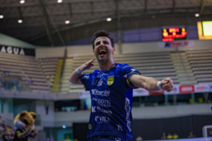 show-nas-arquibancadas-e-show-em-quadra:-jaragua-tem-maior-publico-na-terceira-rodada