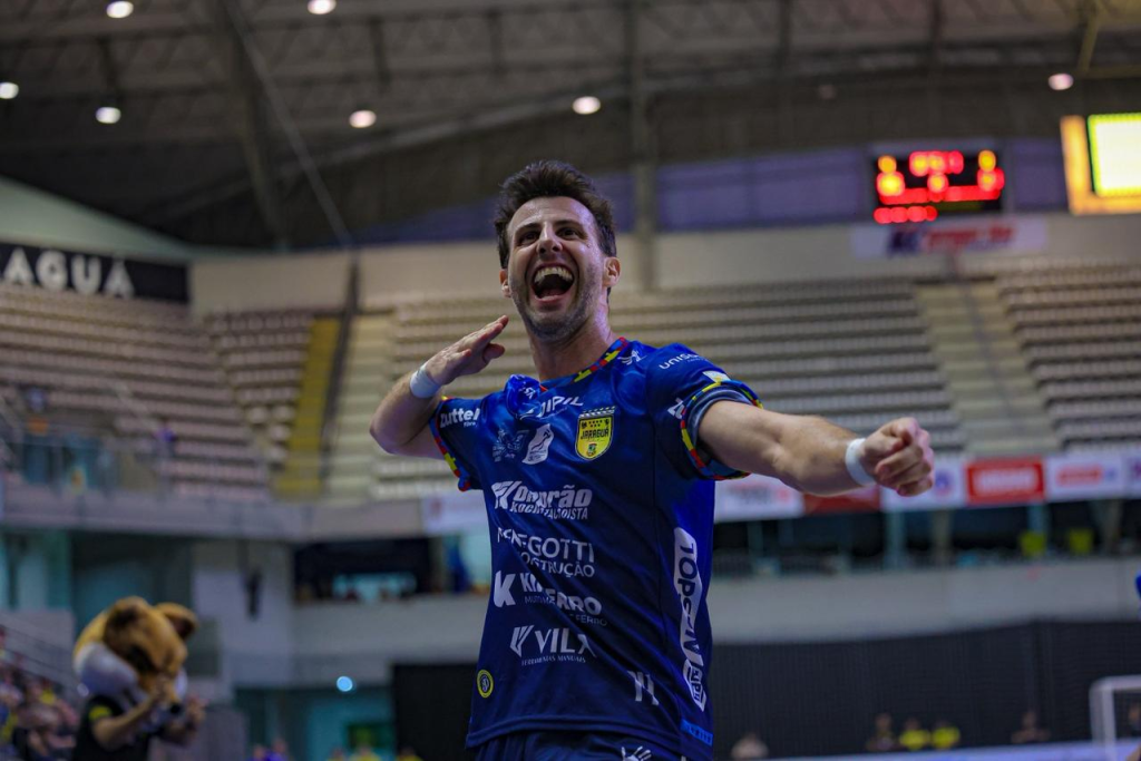 show-nas-arquibancadas-e-show-em-quadra:-jaragua-tem-maior-publico-na-terceira-rodada