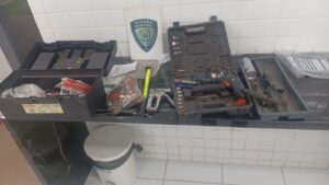 homem-e-preso-apos-furtar-ferramentas-de-obra-no-bairro-floresta
