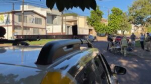 jovem-fica-ferida-em-acidente-entre-carro-e-moto-no-bairro-universitario