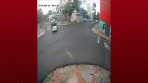 camera-registra-momento-em-que-carro-bate-contra-scooter-eletrica-no-bairro-coqueiral