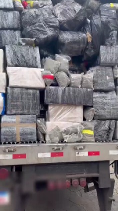 ficco/pr-apreende-mais-de-2,5-toneladas-de-maconha-em-caminhao-e-motorista-e-preso-em-guarapuava