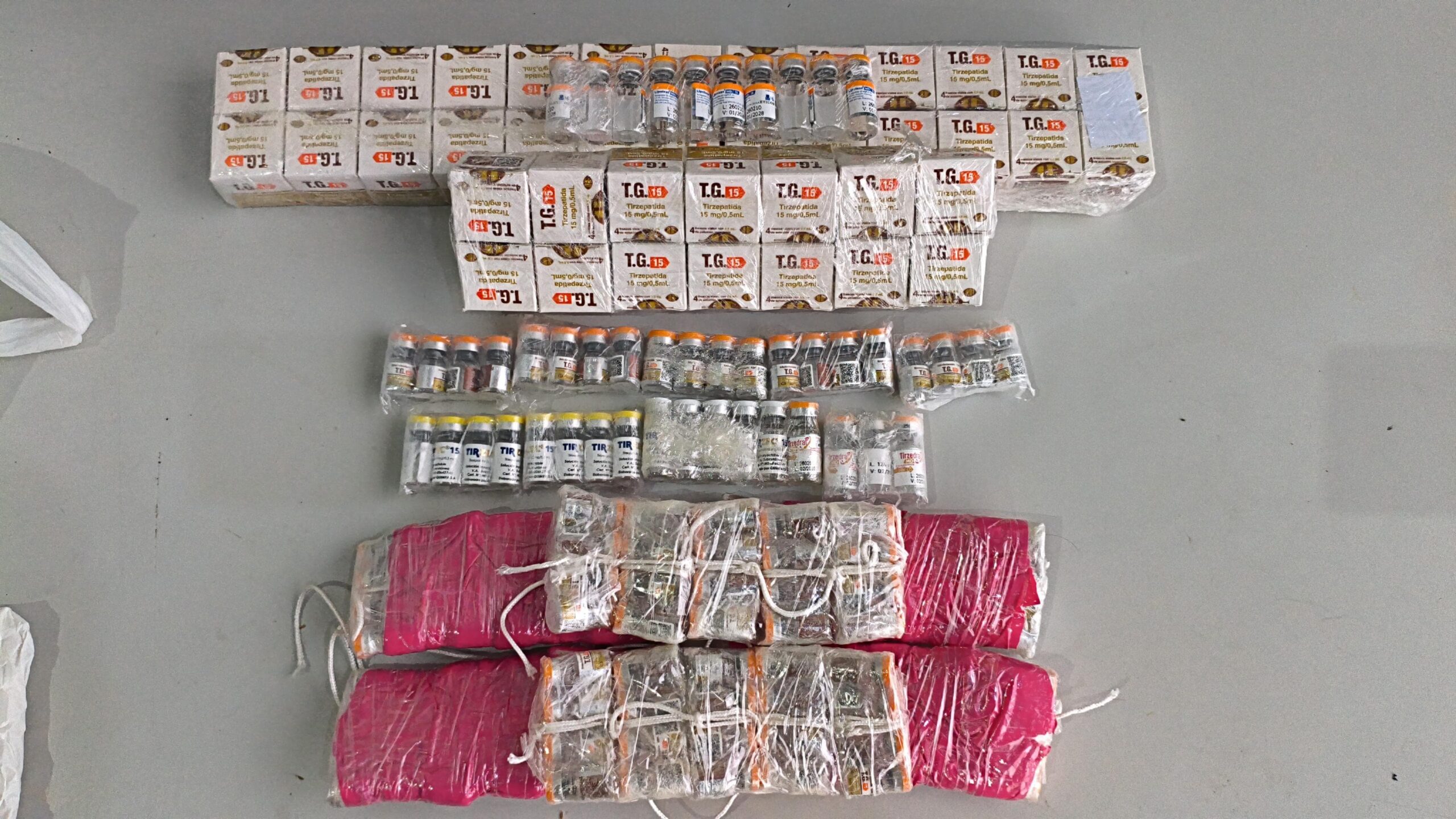 policia-apreende-320-ampolas-de-medicamento-irregular-na-rodoviaria-de-cascavel