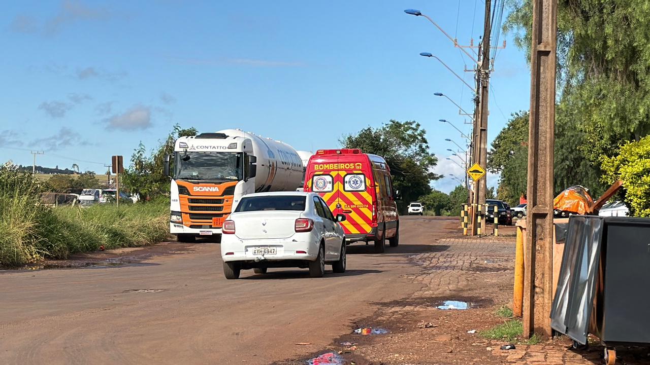 pessoa-e-socorrida-apos-acidente-de-trabalho-no-bairro-morumbi,-em-cascavel