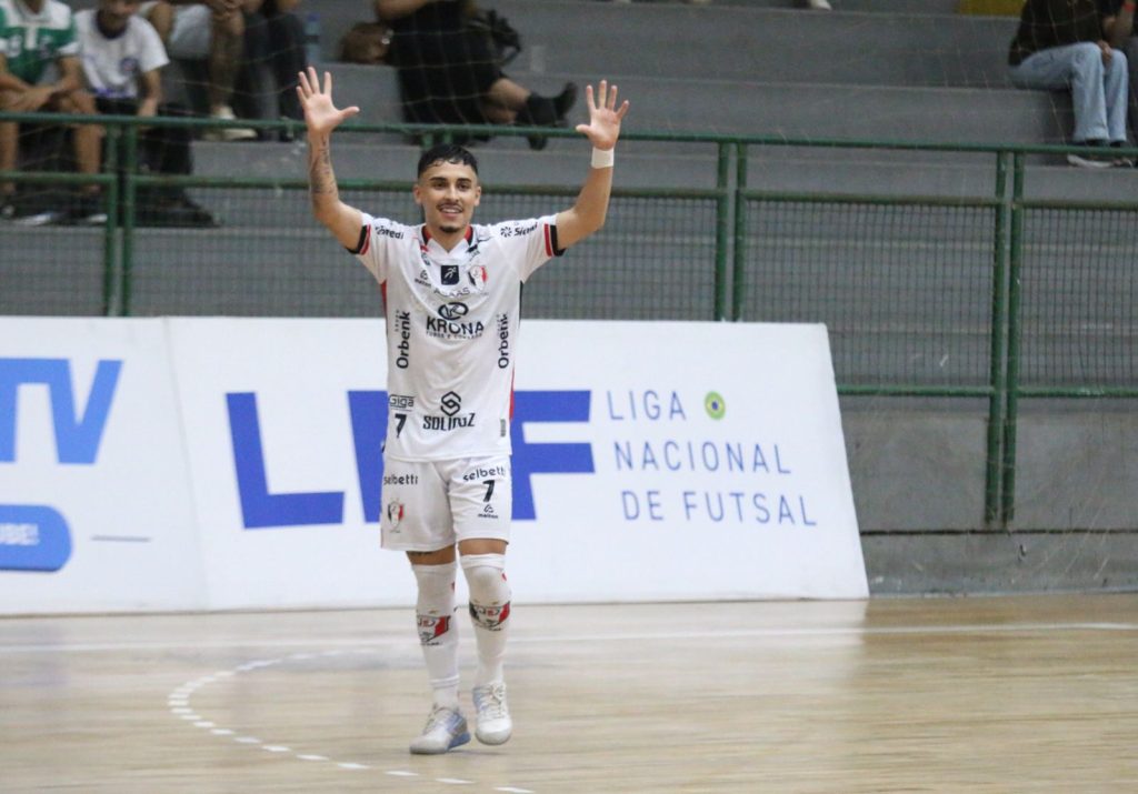 joinville-vence-blumenau-em-jogo-historico-e-avanca-na-copa-lnf
