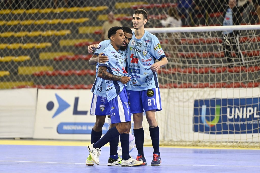 lages-surpreende-praia-clube-e-conquista-primeira-vitoria-na-temporada