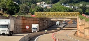 apos-anos-de-espera,-trafego-e-liberado-no-viaduto-da-br-163-em-santa-lucia