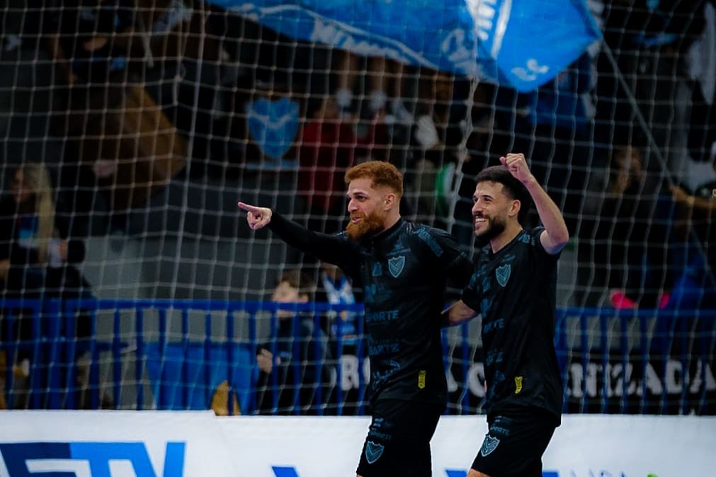 velez-camaqua-vence-sao-jose-em-jogo-movimentado-e-avanca-na-copa-lnf