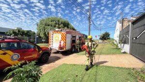 idoso-passa-mal-sobre-telhado-e-e-resgatado-pelos-bombeiros-em-cascavel