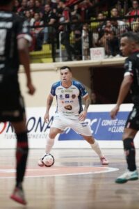 pato-futsal-faz-campanha-de-arrecadacao-de-alimentos-e-higiene-pessoal-para-apae-pato-branco