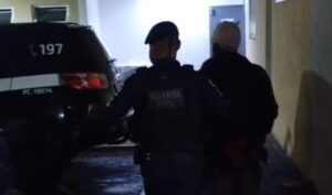 dupla-e-detida-apos-ameacas-e-resistencia-durante-abordagem-no-ecopark-santa-felicidade