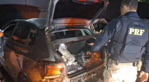 mulher-e-presa-apos-perseguicao-de-60-km-com-droga-na-br-277