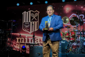 minas-tenis-clube-e-premiado-no-congresso-brasileiro-de-clubes-2026