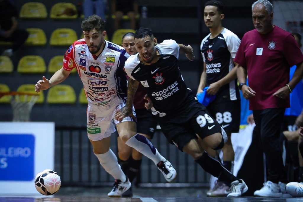em-casa,-corinthians-busca-empate-no-fim-contra-o-cascavel-na-abertura-da-4a-rodada