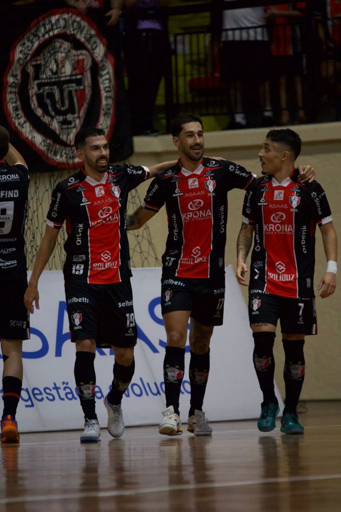 goleadas,-empate-nos-ultimos-segundos-e-lideranca-dividida;-veja-como-foi-a- 4a-rodada-da-lnf