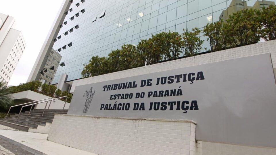 tj-pr-recua-e-desiste-de-bonus-de-r$-14-mil-para-juizes
