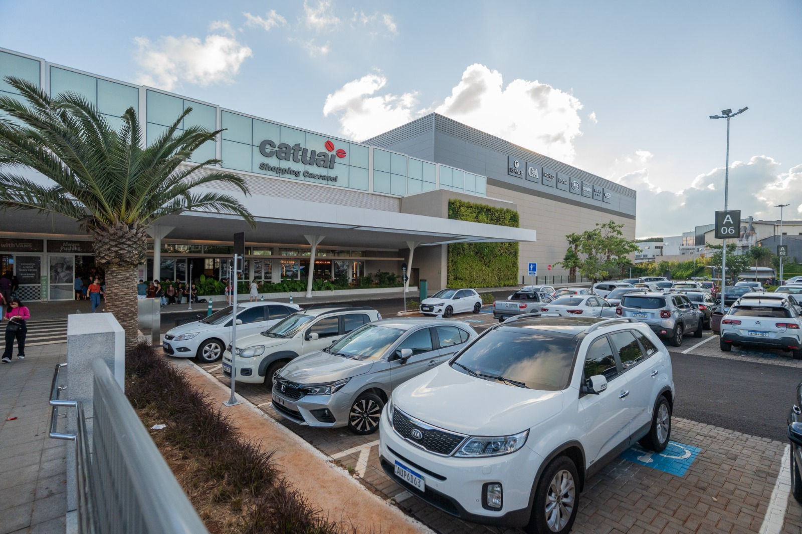 catuai-shopping-cascavel-inaugura-unidade-de-uma-das-maiores-lojas-de-variedades-do-parana