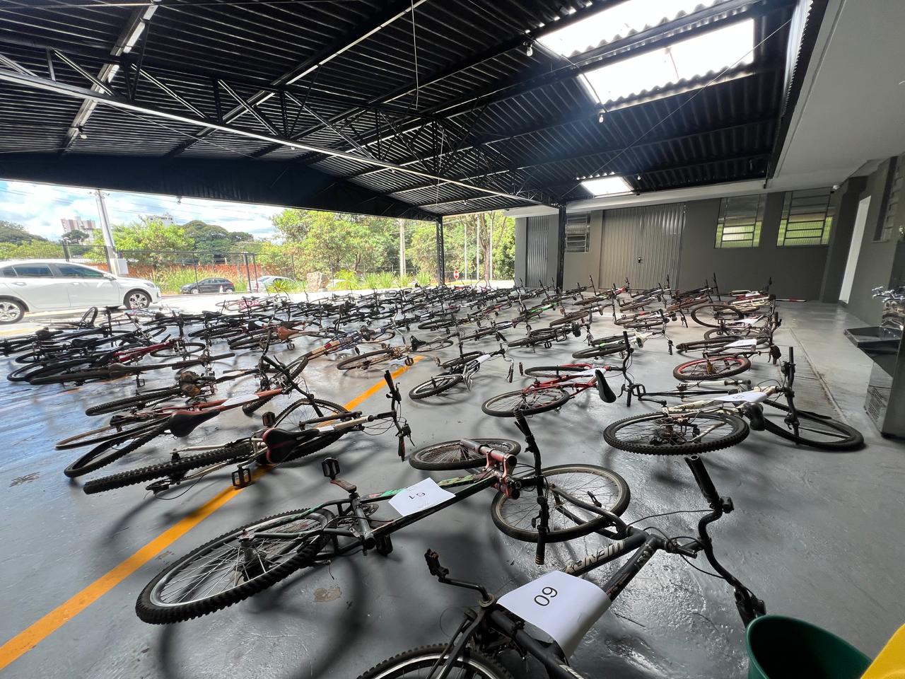 prefeitura-tenta-identificar-donos-de-bicicletas-apreendidas-em-cascavel