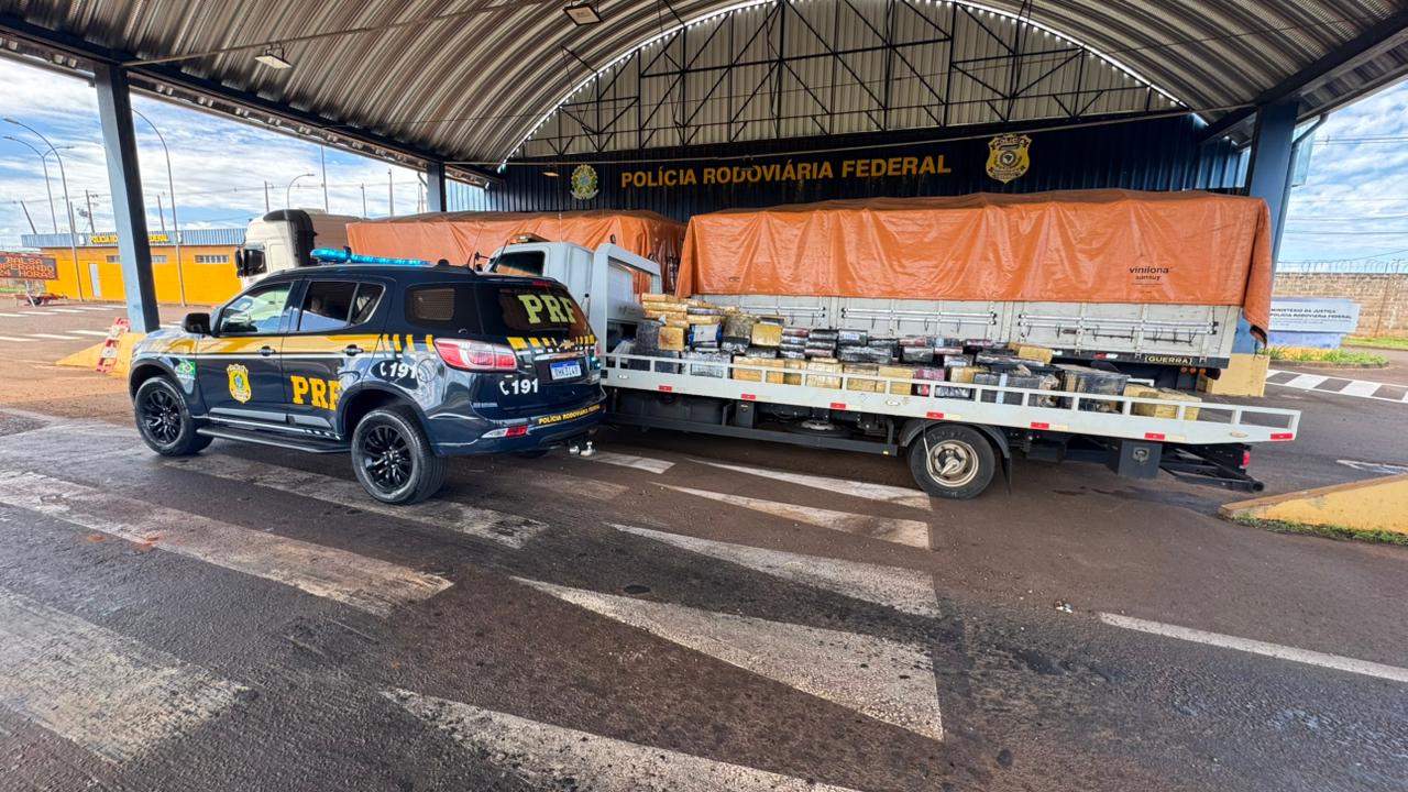 prf-apreende-na-fronteira-quase-4-toneladas-de-maconha-que-seguiam-para-o-porto-de-paranagua