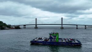 terceira-maior-ponte-sobre-o-mar-do-pais-entra-em-operacao-e-desativa-ferry-boat-historico