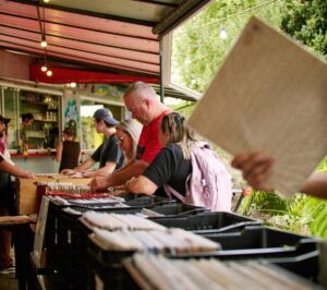 feira-de-vinil-reune-mais-de-5-mil-discos-no-catuai-shopping-cascavel
