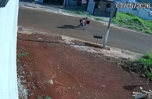 jovem-e-trancado-em-banheiro-durante-assalto-em-cascavel