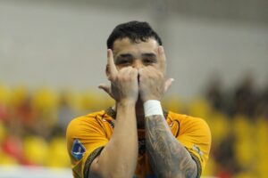 magnus-goleia-joinville-e-assume-lideranca-da-lnf-cresol-2026