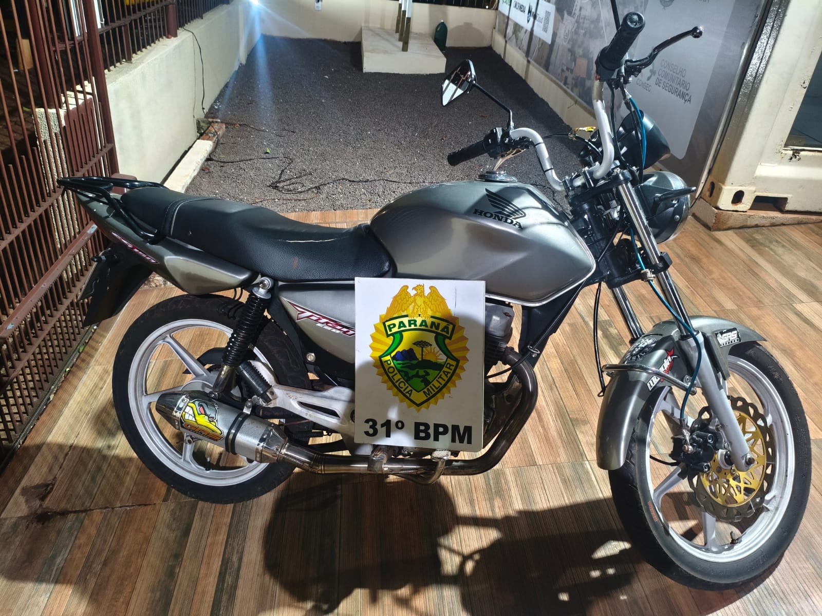 motociclista-foge-da-policia-militar,-avanca-semaforos-e-tem-moto-apreendida-por-irregularidades