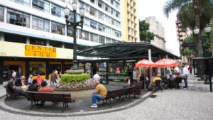 curitiba-tem-novas-regras-para-uso-de-calcadas-por-bares-e-restaurantes