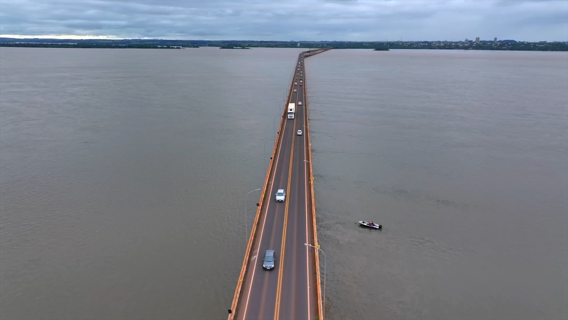 ponte-ayrton-senna-tera-sistema-pare-e-siga-durante-obras-de-recuperacao-em-guaira