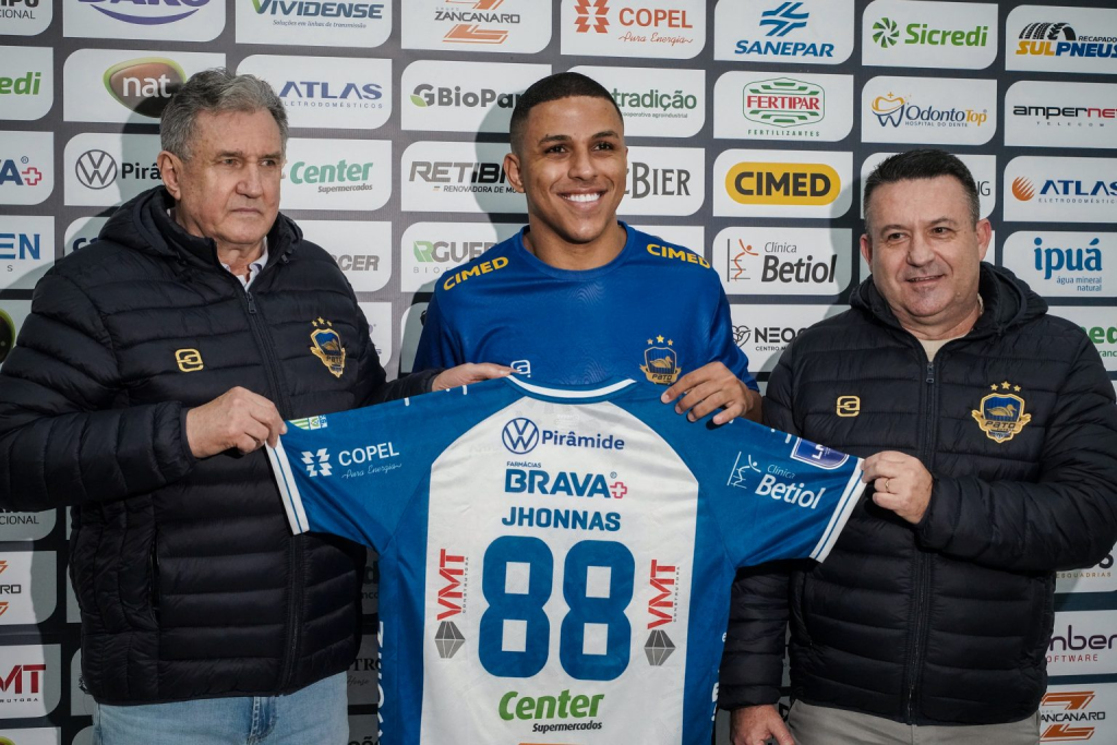 pivo-jhonnas-e-apresentado-no-pato