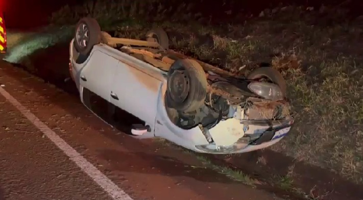 motorista-fica-ferido-apos-capotamento-na-pr-486,-em-cascavel