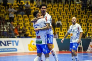 com-gol-de-vini,-umuarama-vence-o-corinthians-por-1-a-0-e-entra-no-g-8-da-lnf-cresol