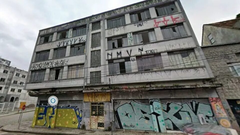 justica-suspende-reintegracao-de-posse-de-predio-invadido-pelo-mlb-no-centro-de-curitiba
