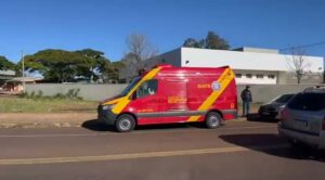 adolescente-se-fere-em-batida-de-moto-eletrica-em-cascavel