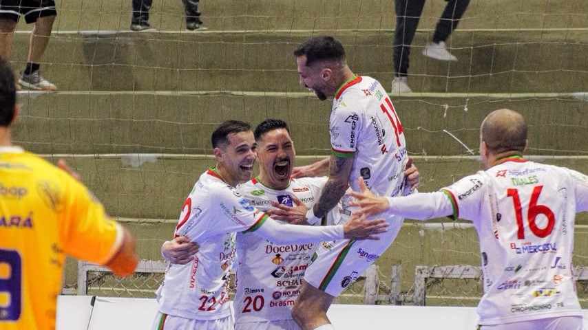 chopinzinho-vence-o-joacaba-por-2-a-0-em-casa-e-assume-a-lideranca-isolada-da-lnf-silver