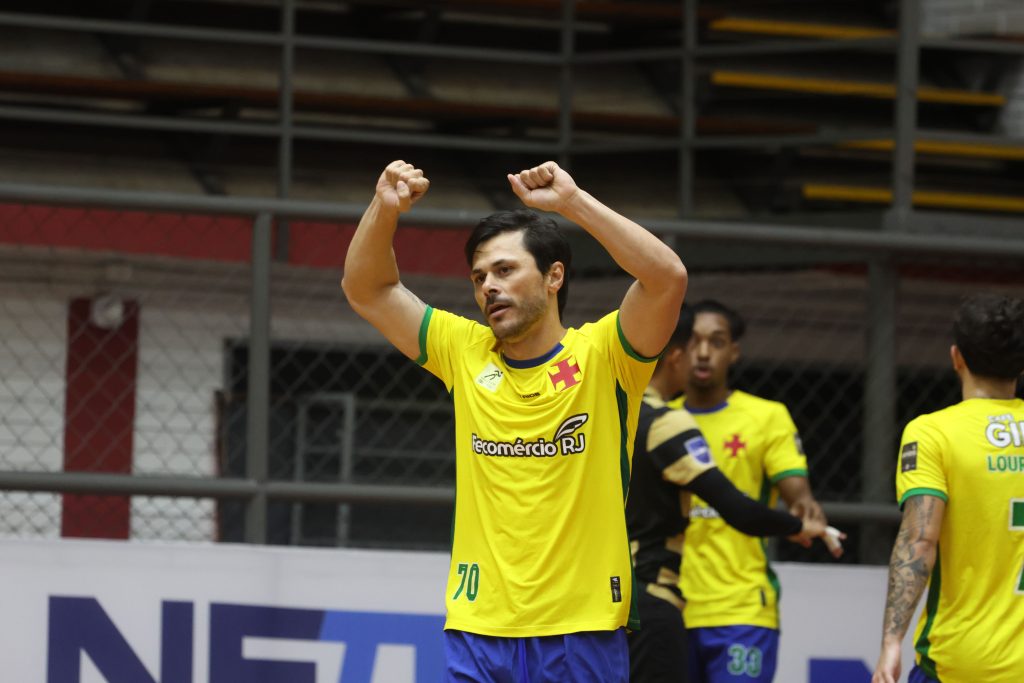 lnf-fans-abre-votacao-para-eleger-a-selecao-de-junho-da-lnf-silver