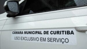 vereadores-de-curitiba-sao-denunciados-por-uso-de-veiculos-oficiais-na-marcha-da-diversidade