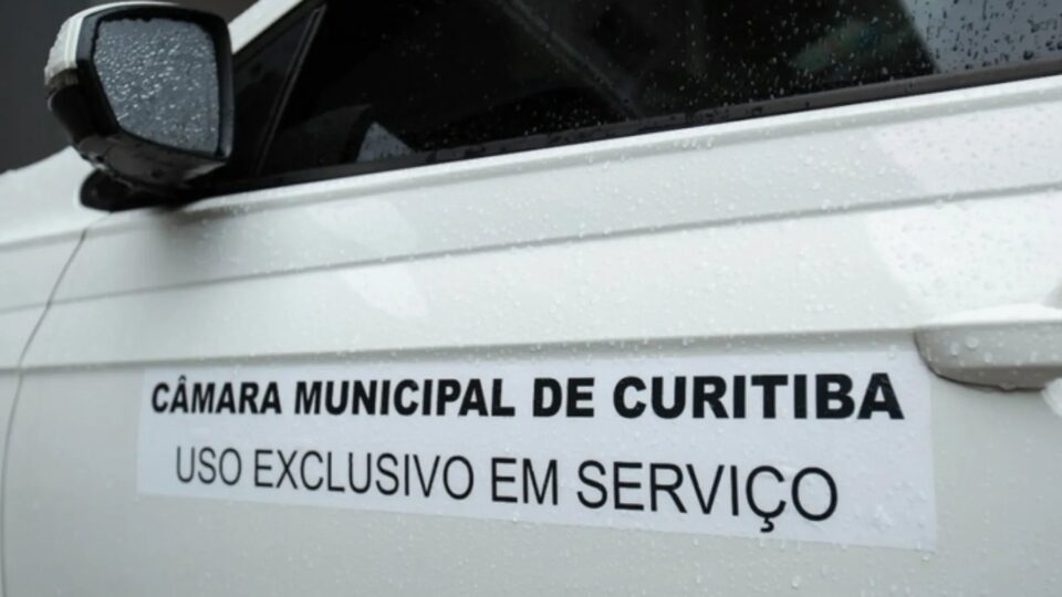vereadores-de-curitiba-sao-denunciados-por-uso-de-veiculos-oficiais-na-marcha-da-diversidade