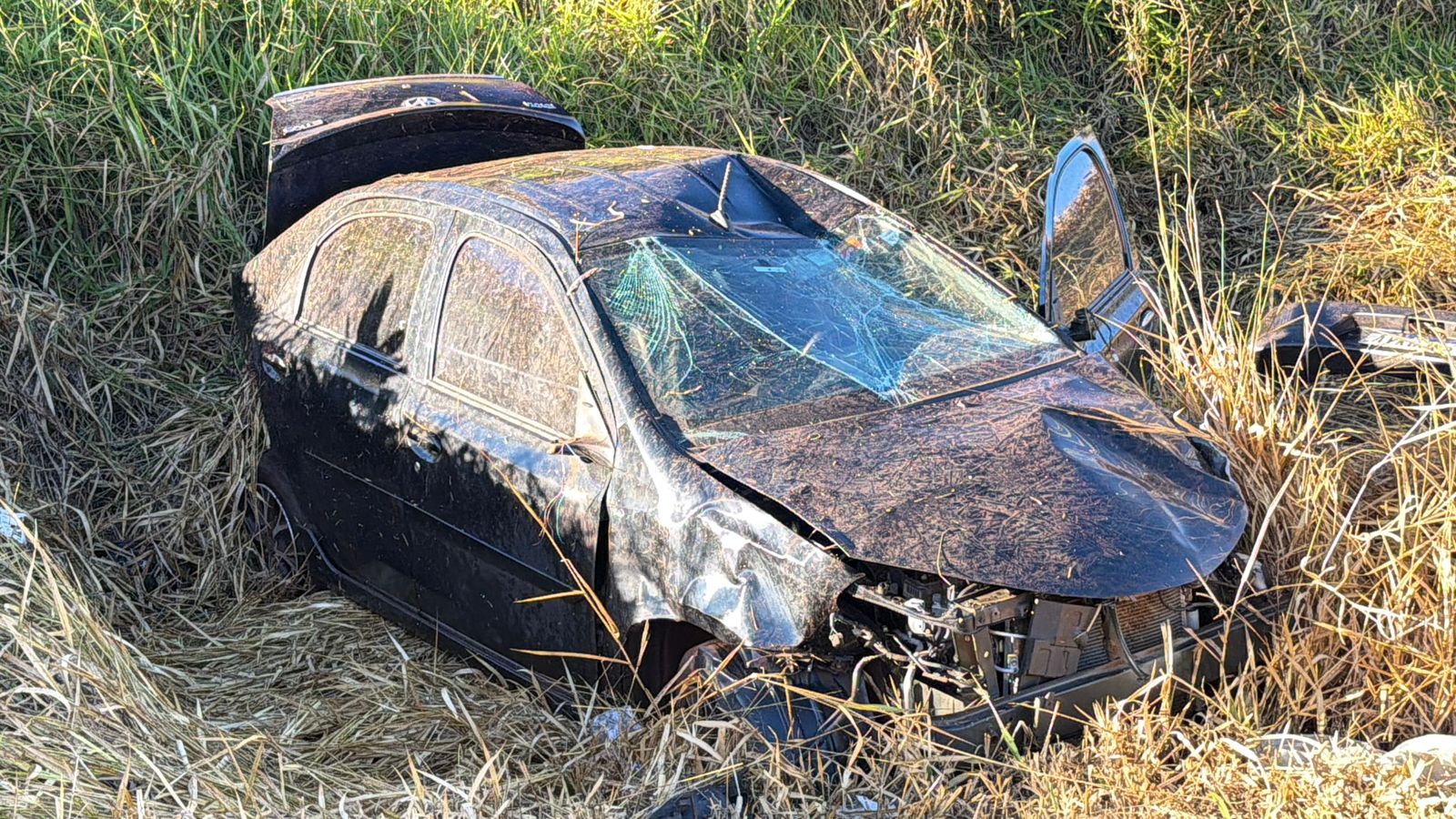 medico-fica-ferido-apos-capotamento-na-pr-486-durante-tentativa-de-ultrapassagem