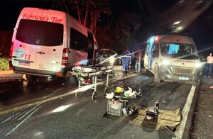 acidente-grave-entre-van-e-furgao-mobiliza-socorro-na-br-272